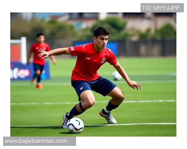 足球球星背后的隐形英雄揭秘：他们如何为球员提供全方位的生活支持